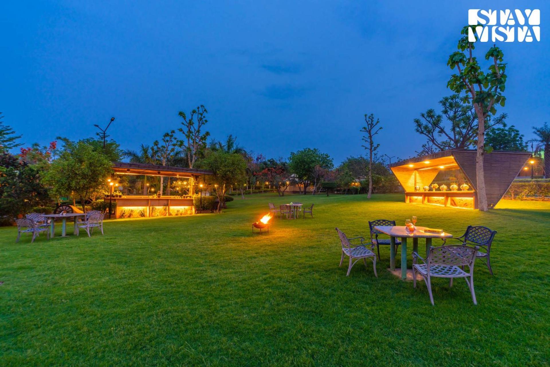 Stayvista At Maple Farms With Pool, Bbq & Bonfire Sohna ภายนอก รูปภาพ