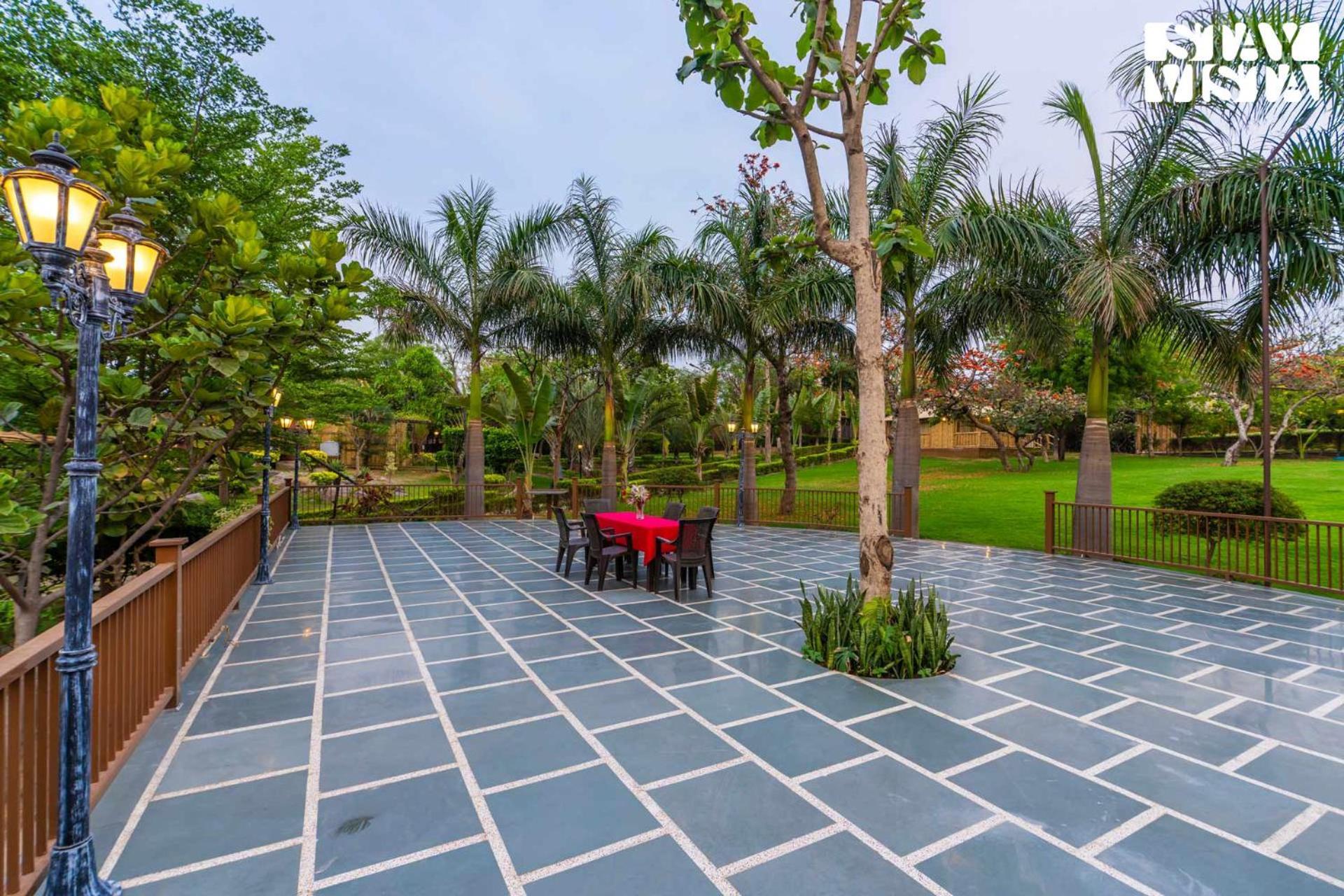 Stayvista At Maple Farms With Pool, Bbq & Bonfire Sohna ภายนอก รูปภาพ