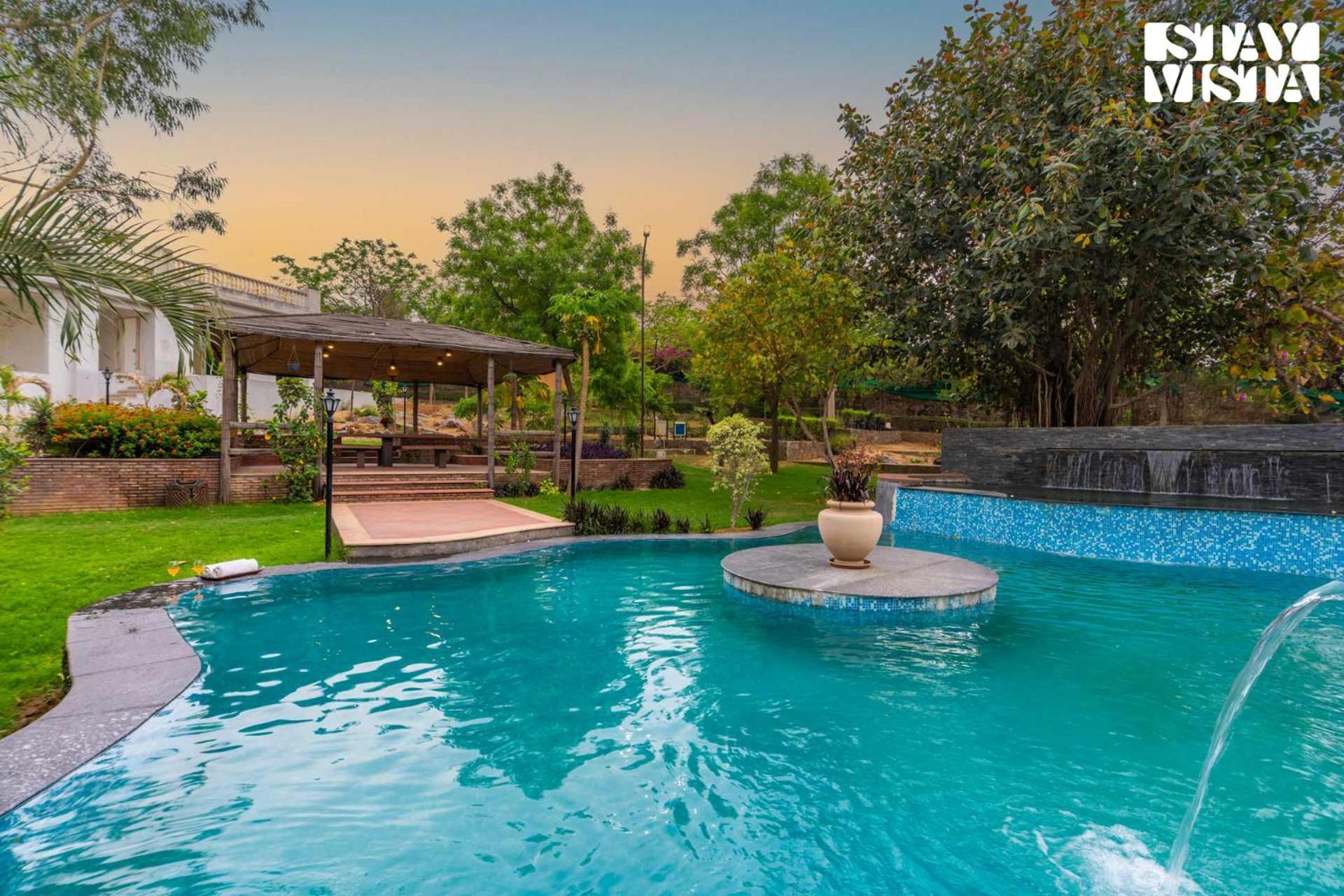 Stayvista At Maple Farms With Pool, Bbq & Bonfire Sohna ภายนอก รูปภาพ